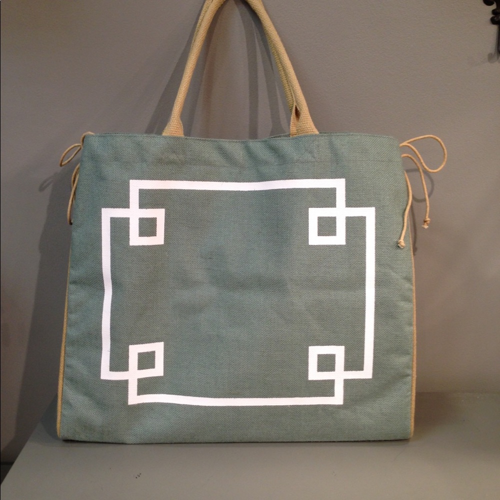 Large tote